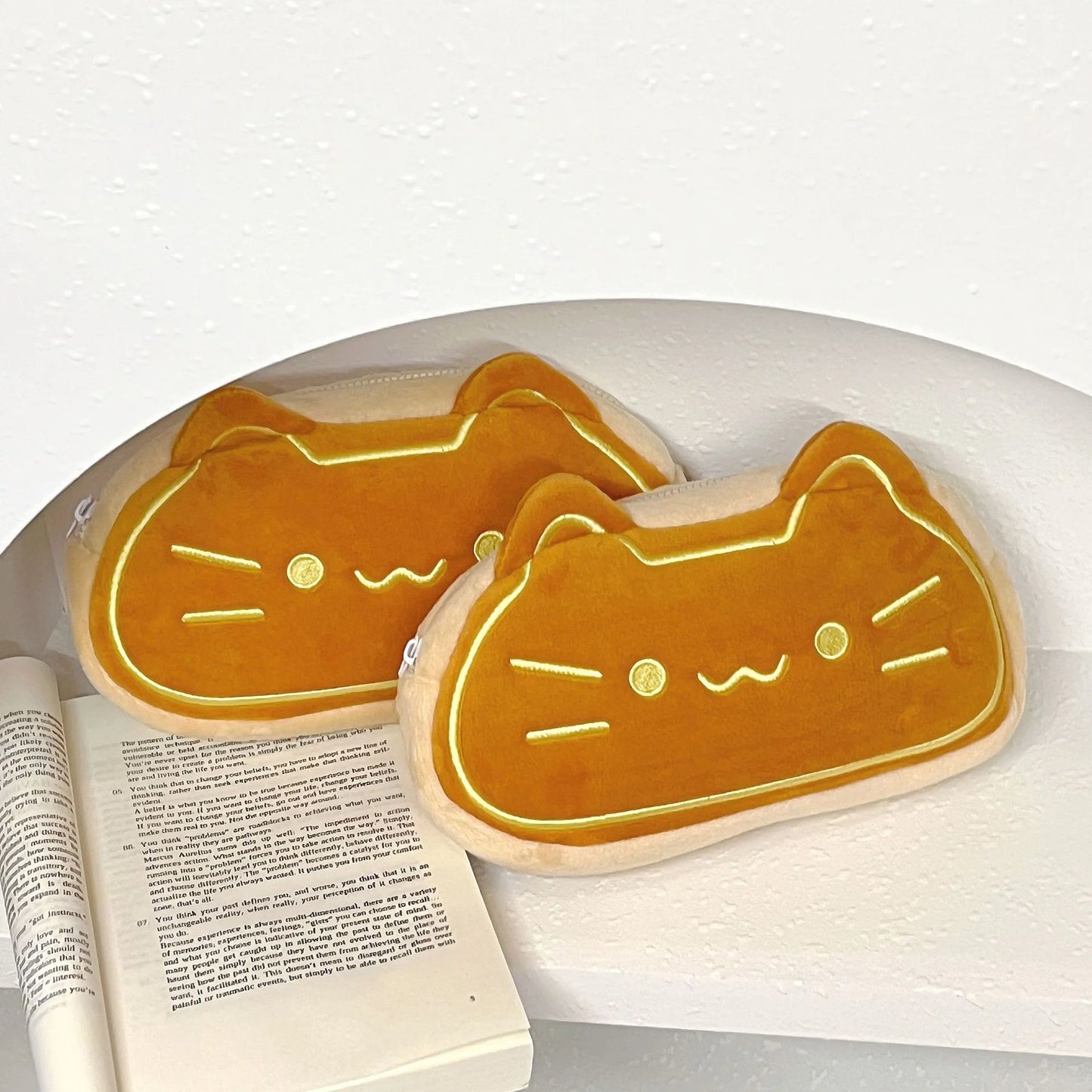 Caramel Cat Plush Pen Case - Large Capacity, Perfect Birthday Gift for Primary and Secondary School Students